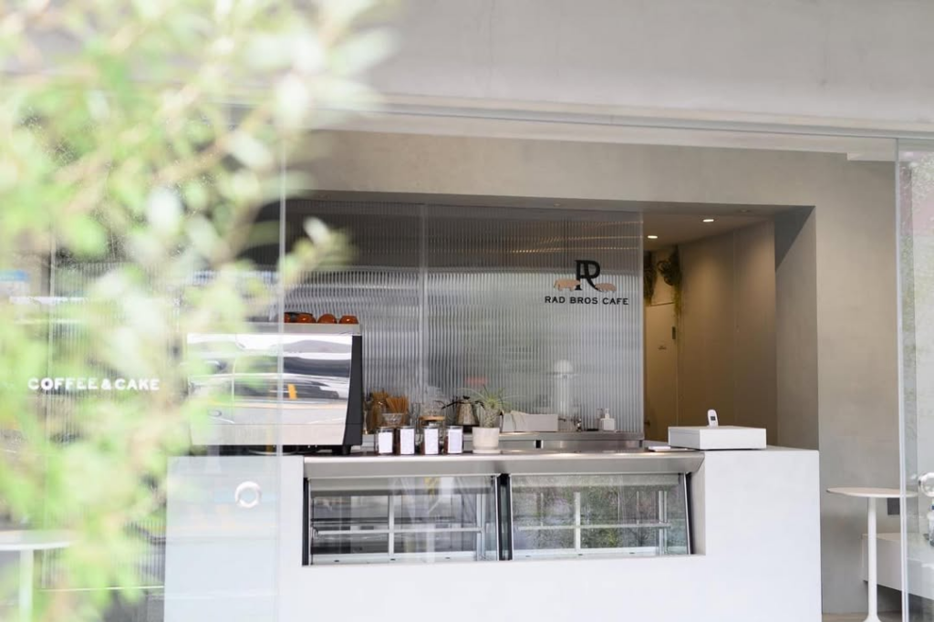 RAD BROS CAFE（ラッドブロスカフェ）