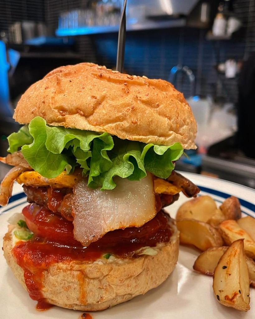 RAMONEBURGER (ラモーンバーガー)